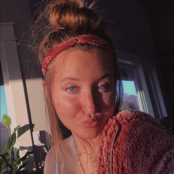 Meet your Posher, Kiersten - Picture 1 of 1